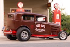 Paul 1932 Ford Sedan - Picture 14